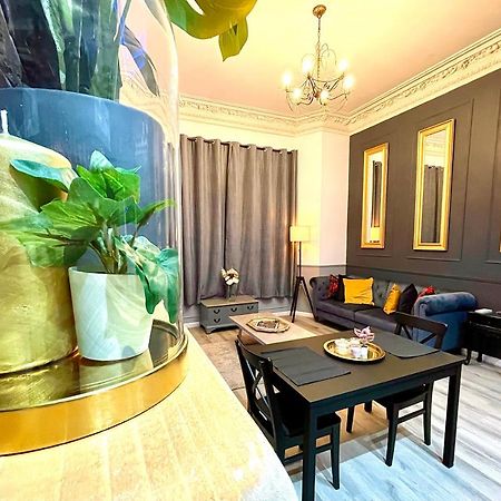 Adeamstays Provides Beautiful Centrally Located 1 And 2 Bed Apartments On Liverpools Boulevard Exteriér fotografie