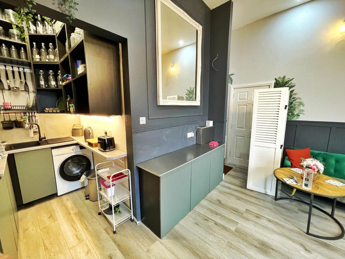 Adeamstays Provides Beautiful Centrally Located 1 And 2 Bed Apartments On Liverpools Boulevard Exteriér fotografie