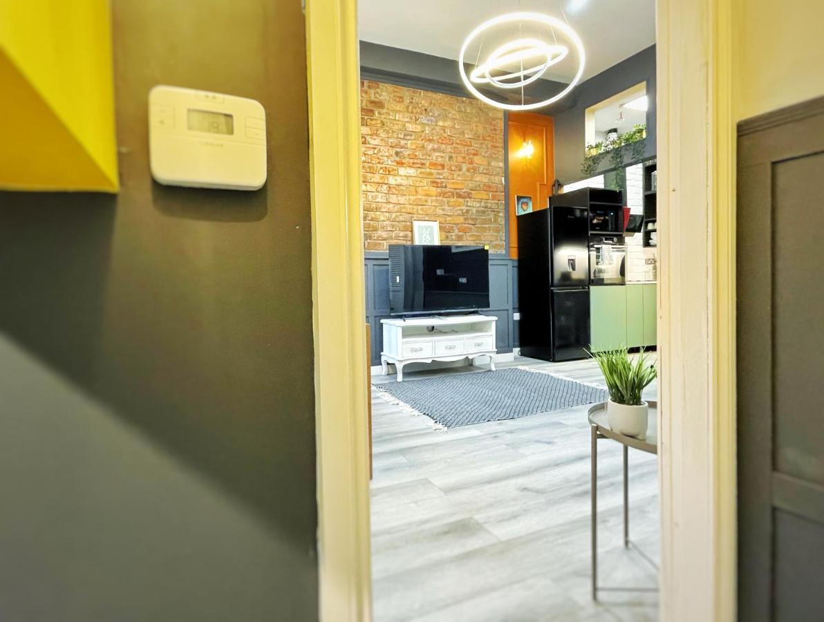 Adeamstays Provides Beautiful Centrally Located 1 And 2 Bed Apartments On Liverpools Boulevard Exteriér fotografie