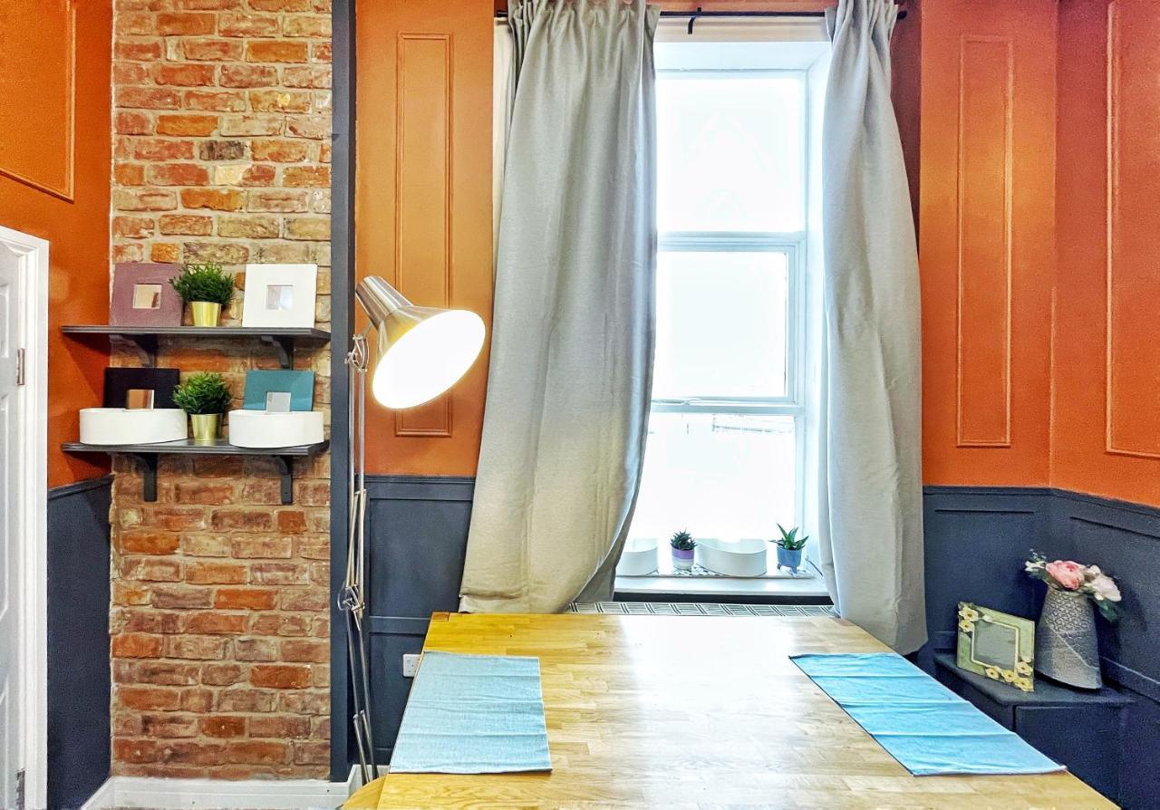 Adeamstays Provides Beautiful Centrally Located 1 And 2 Bed Apartments On Liverpools Boulevard Exteriér fotografie