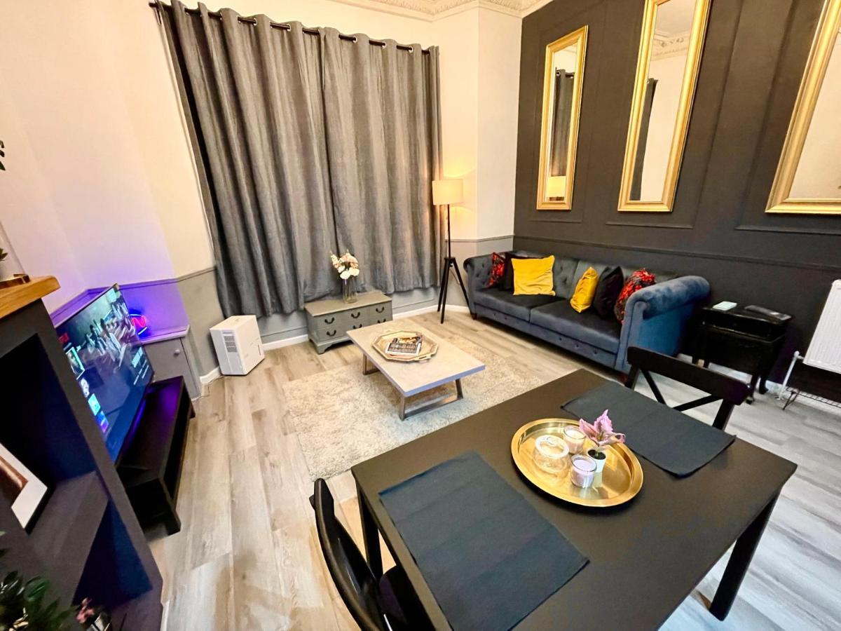 Adeamstays Provides Beautiful Centrally Located 1 And 2 Bed Apartments On Liverpools Boulevard Exteriér fotografie