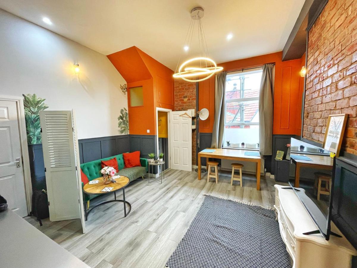 Adeamstays Provides Beautiful Centrally Located 1 And 2 Bed Apartments On Liverpools Boulevard Exteriér fotografie