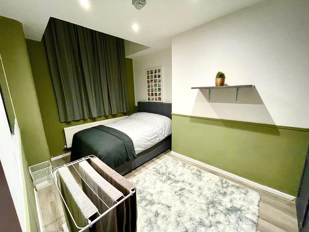 Adeamstays Provides Beautiful Centrally Located 1 And 2 Bed Apartments On Liverpools Boulevard Exteriér fotografie