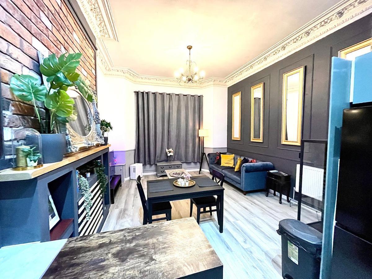 Adeamstays Provides Beautiful Centrally Located 1 And 2 Bed Apartments On Liverpools Boulevard Exteriér fotografie