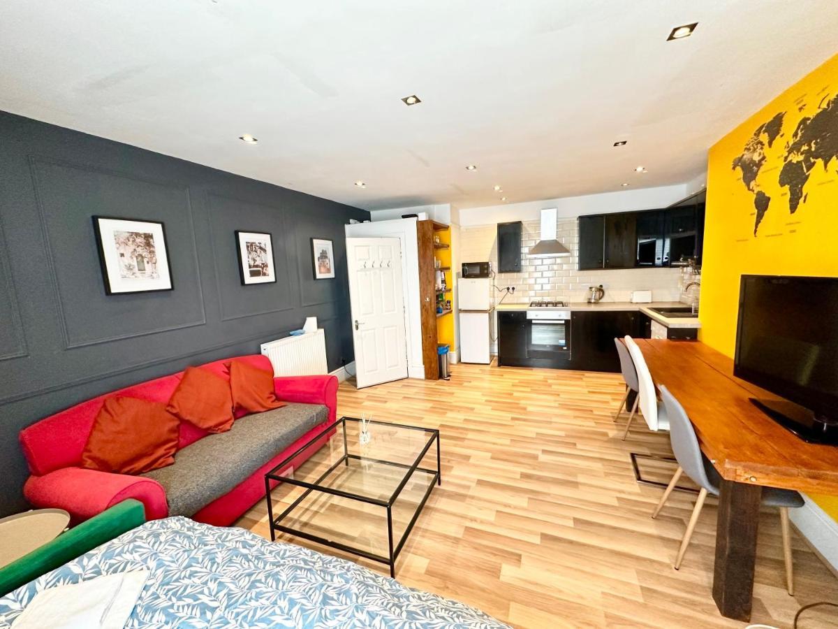 Adeamstays Provides Beautiful Centrally Located 1 And 2 Bed Apartments On Liverpools Boulevard Exteriér fotografie