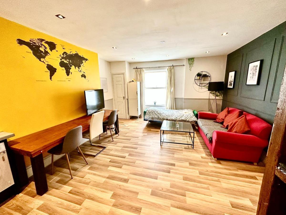 Adeamstays Provides Beautiful Centrally Located 1 And 2 Bed Apartments On Liverpools Boulevard Exteriér fotografie