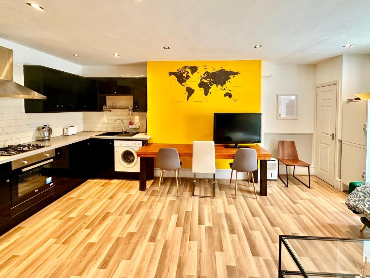 Adeamstays Provides Beautiful Centrally Located 1 And 2 Bed Apartments On Liverpools Boulevard Exteriér fotografie