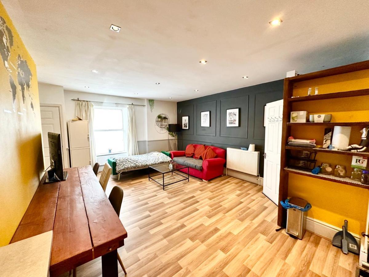 Adeamstays Provides Beautiful Centrally Located 1 And 2 Bed Apartments On Liverpools Boulevard Exteriér fotografie