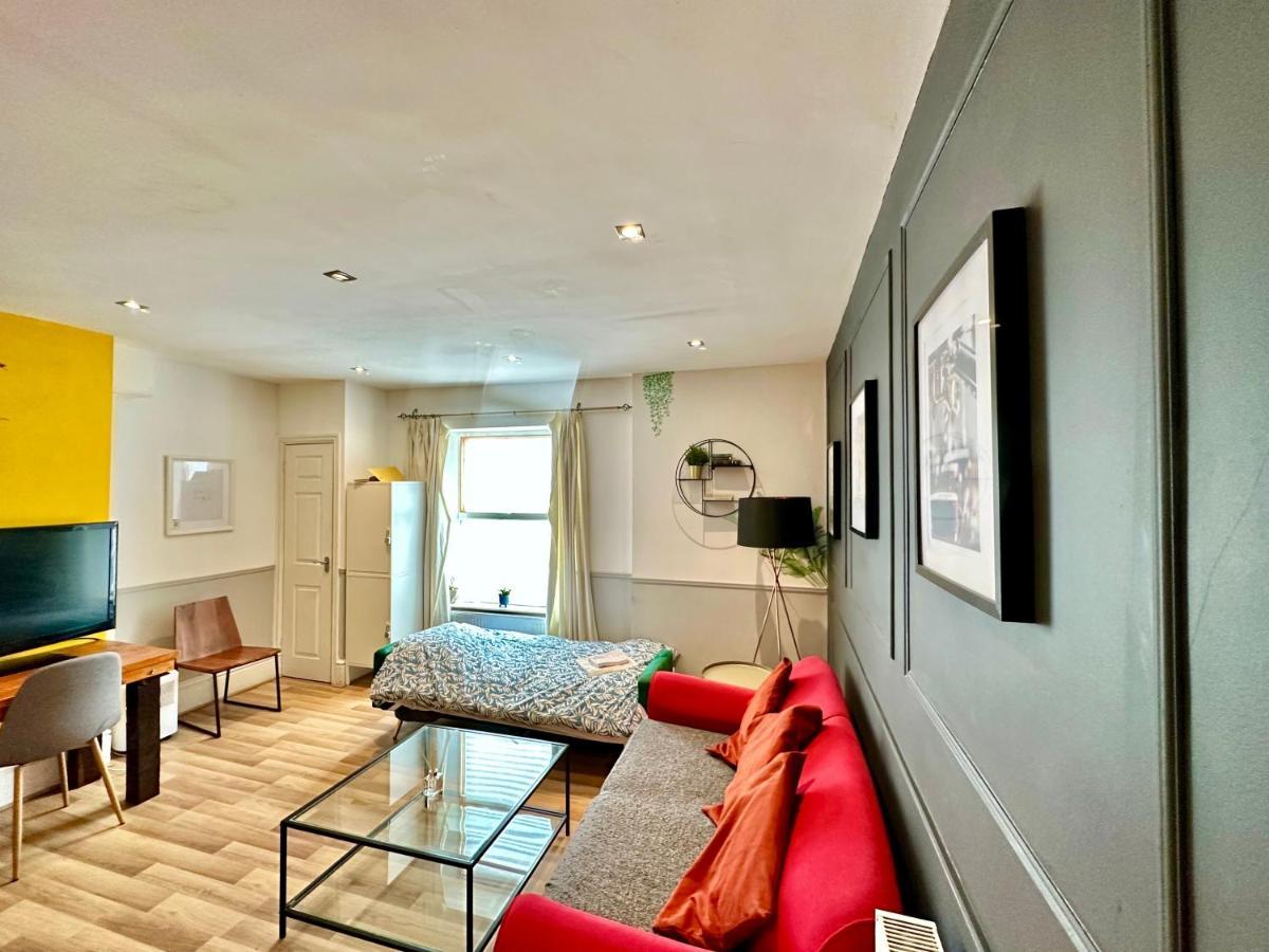 Adeamstays Provides Beautiful Centrally Located 1 And 2 Bed Apartments On Liverpools Boulevard Exteriér fotografie