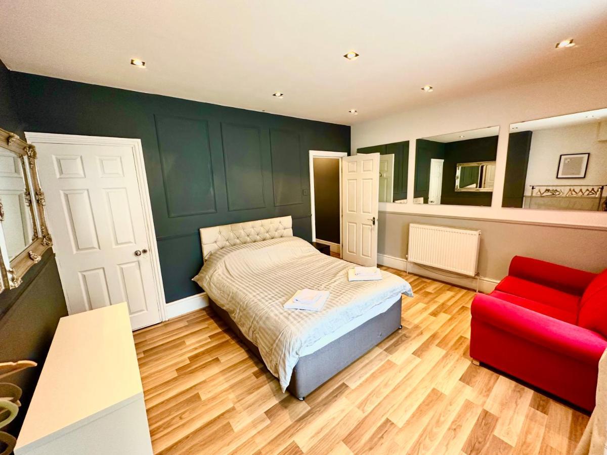 Adeamstays Provides Beautiful Centrally Located 1 And 2 Bed Apartments On Liverpools Boulevard Exteriér fotografie
