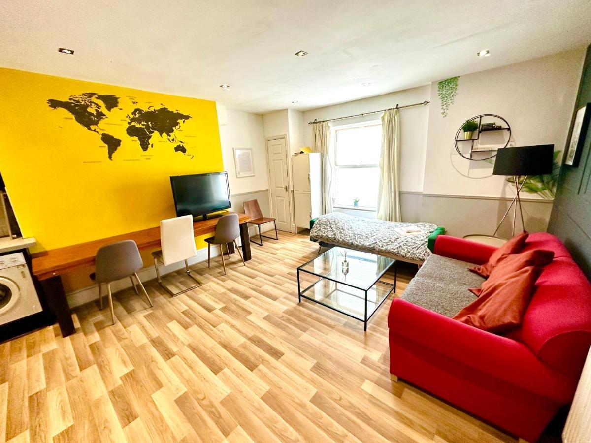 Adeamstays Provides Beautiful Centrally Located 1 And 2 Bed Apartments On Liverpools Boulevard Exteriér fotografie